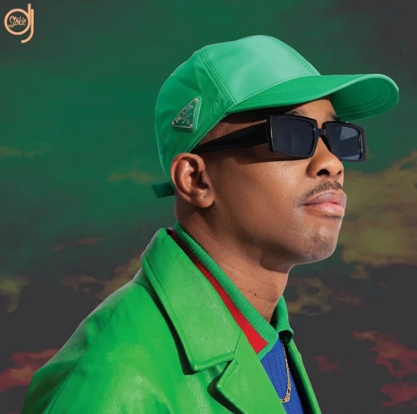 Dj Stokie – Awukhuzeki Ft. Ommit, Sobzeen & Zee_nhle
